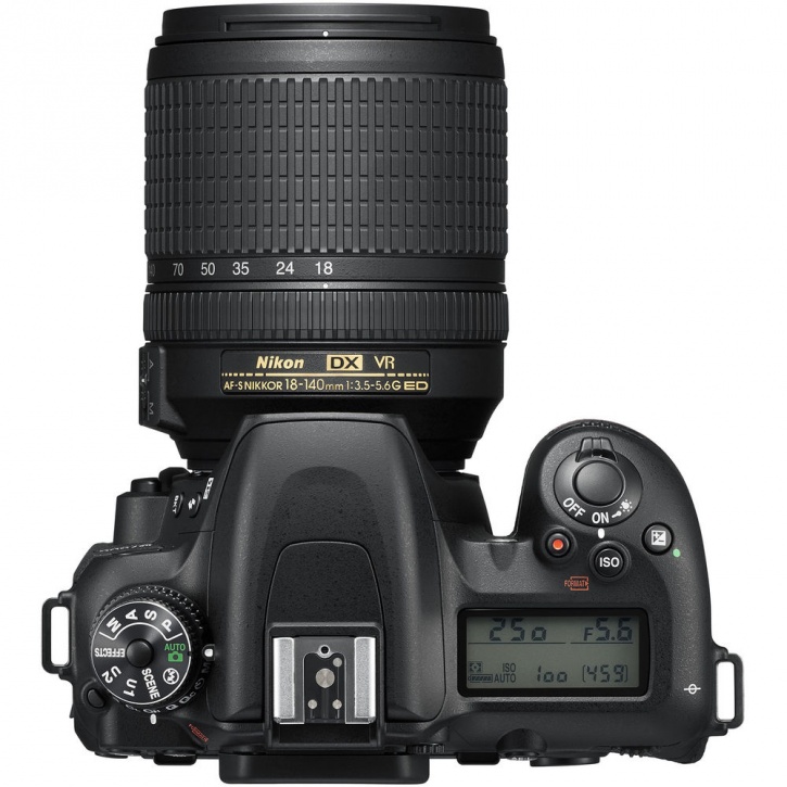 Цифрова дзеркальна фотокамера NIKON D7500 Kit 18-140VR