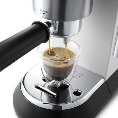 Ріжкова кавоварка еспресо DeLonghi EC685.M
