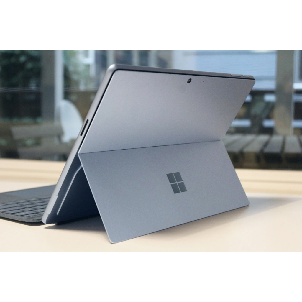 Планшет Microsoft Surface Pro 9 13 PS Touch/ i7-1265U/32GB/1TB/Win11P Silver (QLQ-00001)