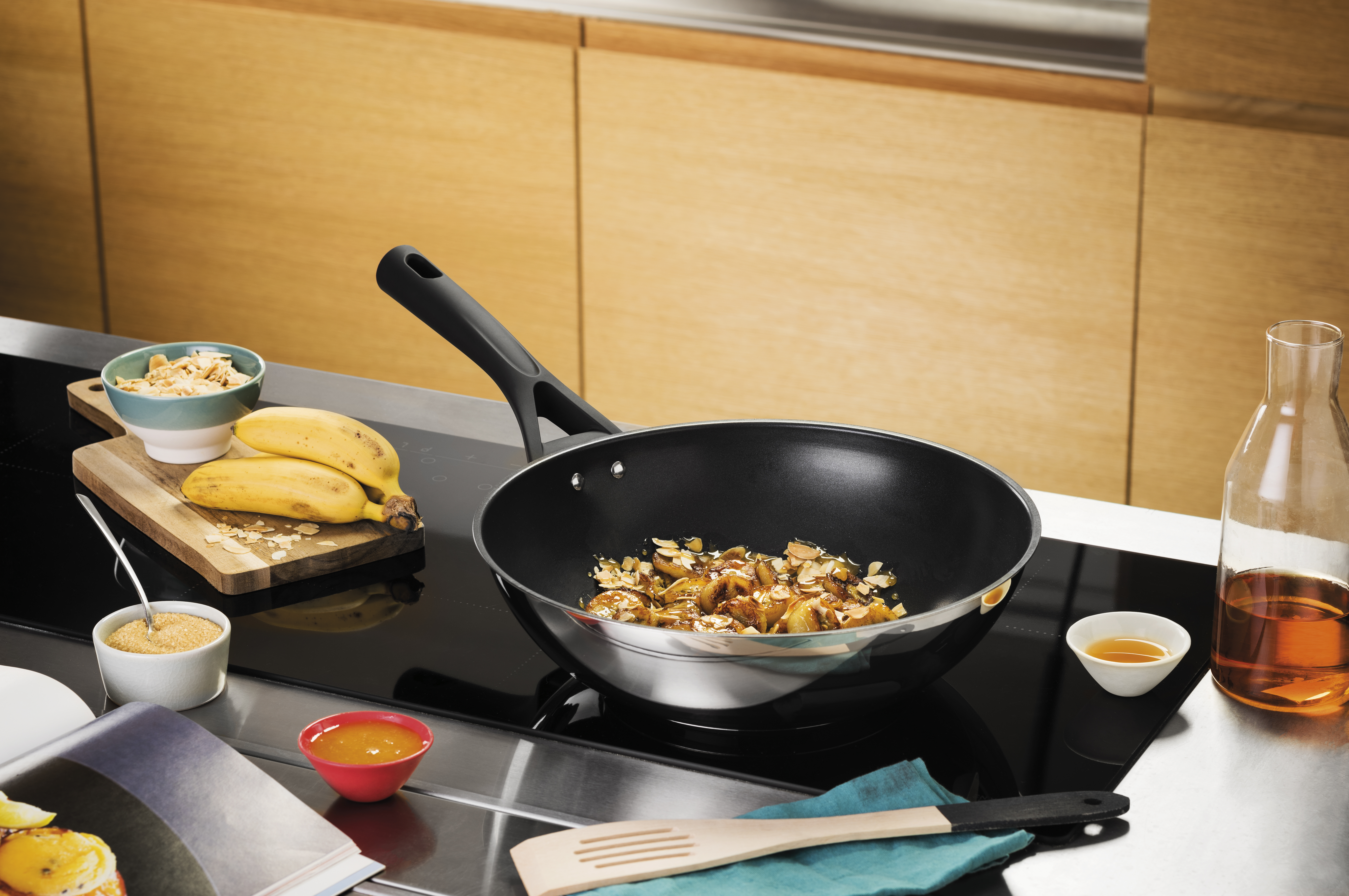 Сковорода WOK PYREX EXPERT Touch 28 см