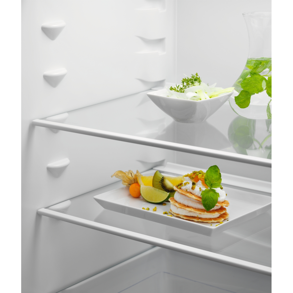 Холодильник Electrolux ERD6DE18S1
