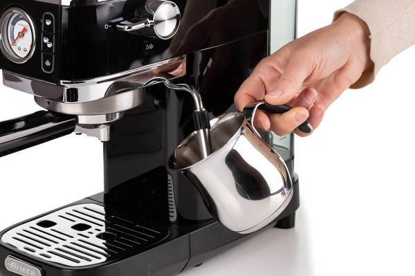 Кавоварка еспресо Ariete 1381/3 Black