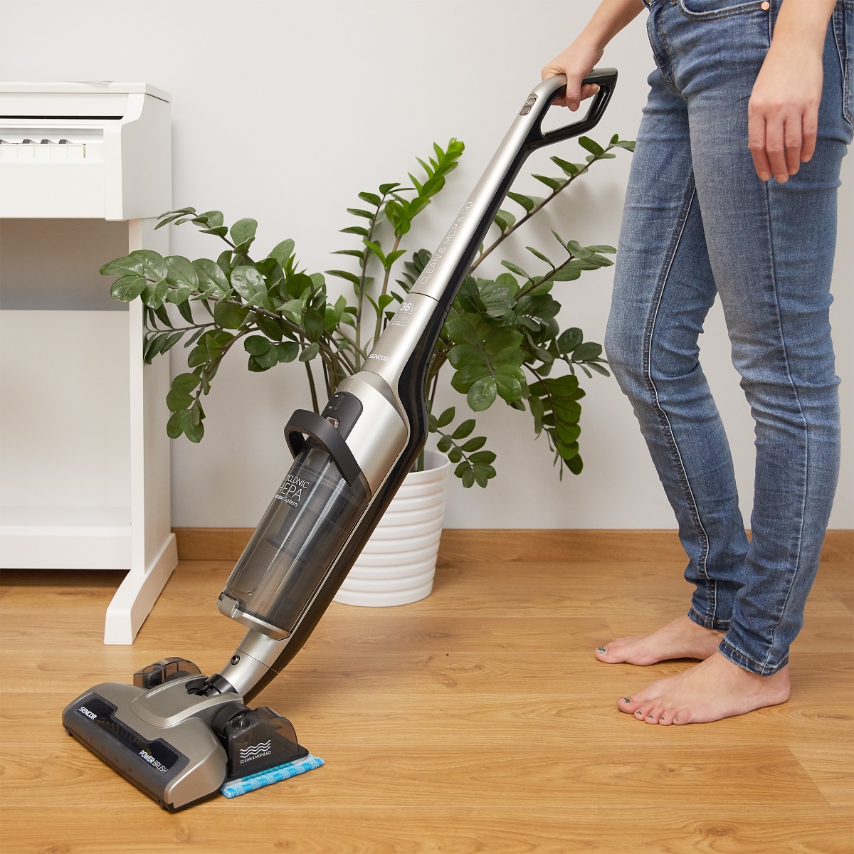 Акумуляторний пилосос Sencor SVC 8936TI