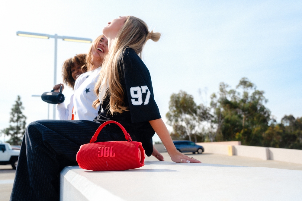 Портативна акустика JBL Charge 6 White (JBLCHARGE6WHT)