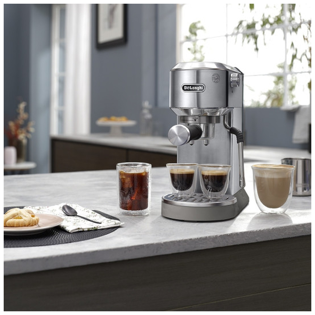 Ріжкова кавоварка еспресо DeLonghi EC 890.M