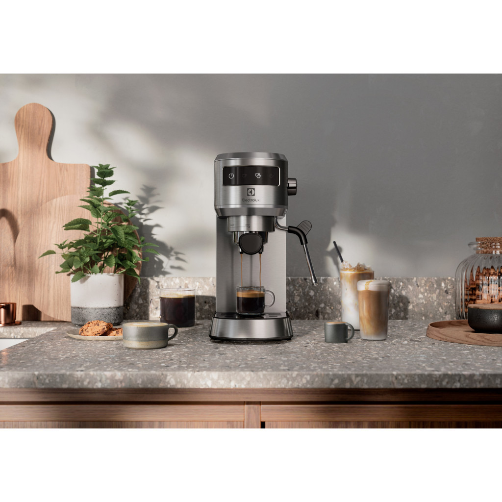 Ріжкова кавоварка еспресо Electrolux E6EC1-6ST