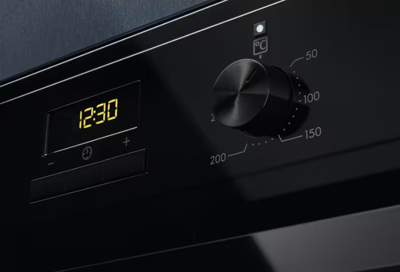 Електрична духова шафа Electrolux EOF3H50BK