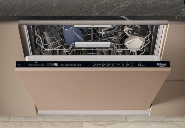 Посудомийна машина Hotpoint Ariston HM7 42 L 
