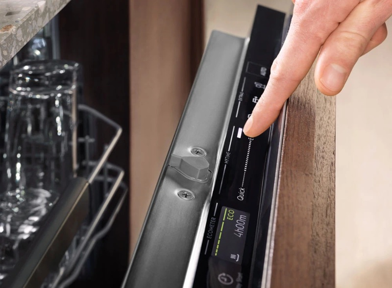 Посудомийна машина Electrolux EEQ947200L