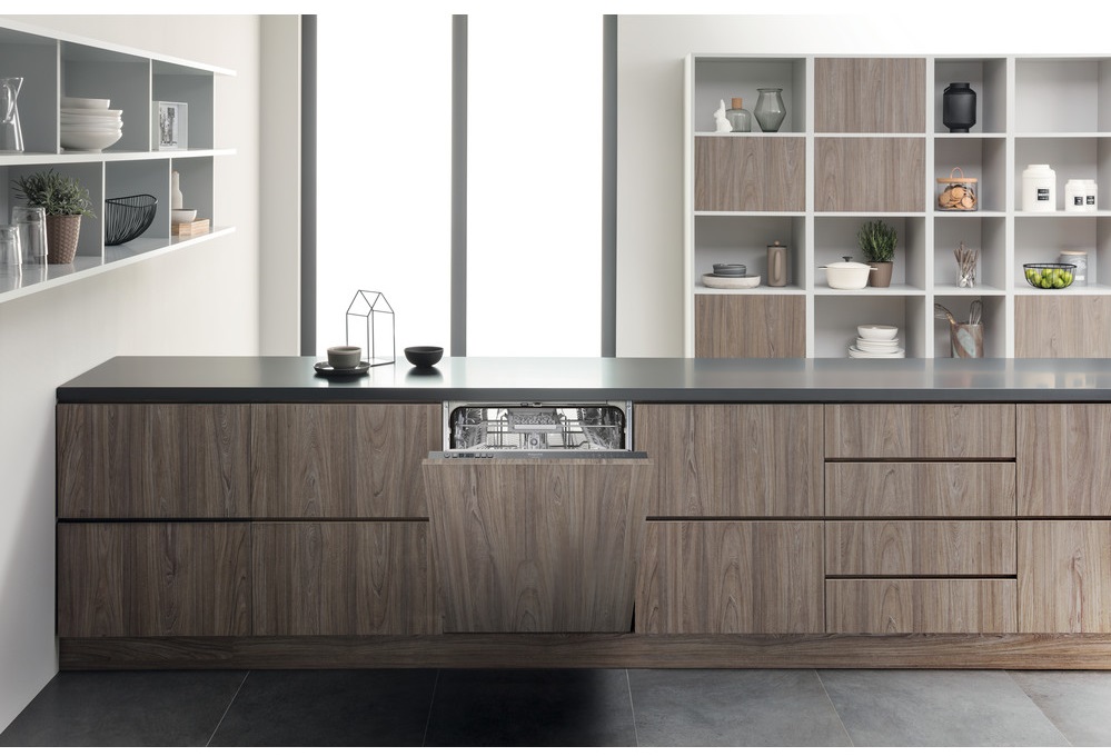 Посудомийна машина Hotpoint Ariston HI 5010 C