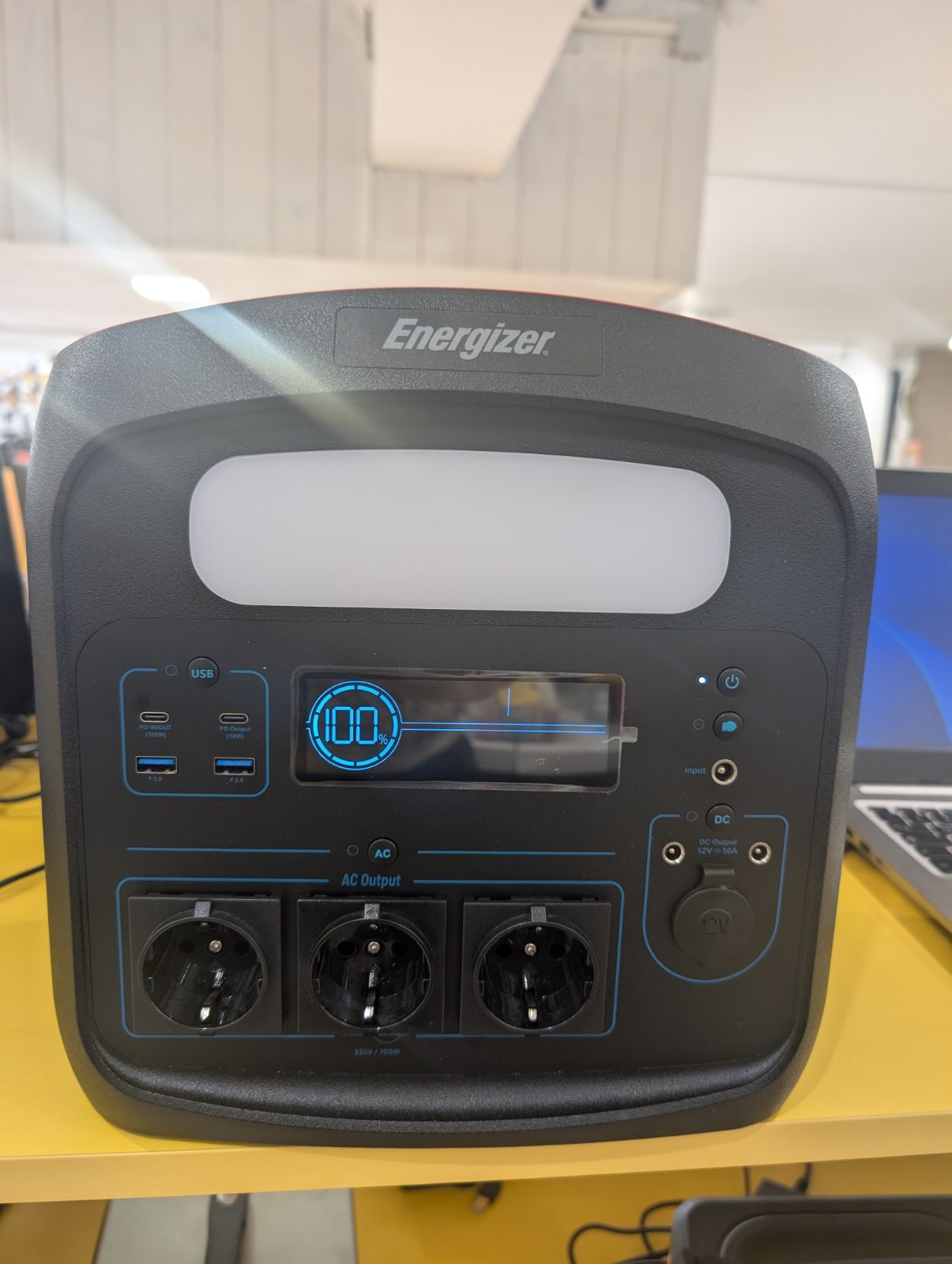 Зарядна станція Energizer  PPS960W1