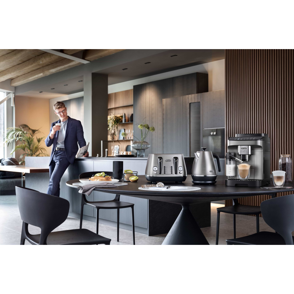 Електрочайник DeLonghi KBIN 2001 TB