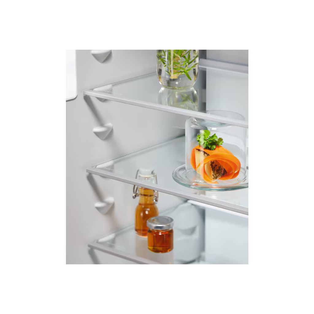 Холодильник Electrolux LNA7CE18S
