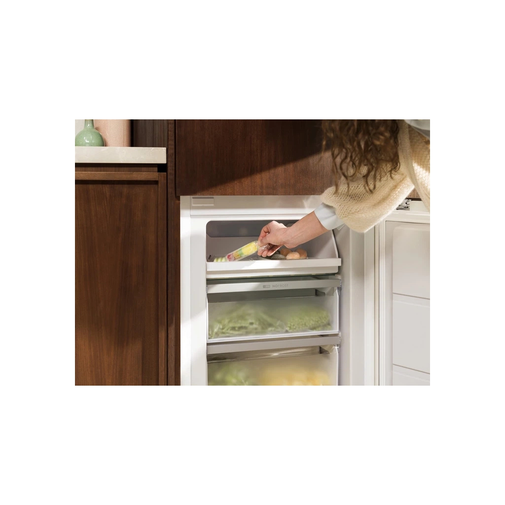 Холодильник Electrolux LNA6LE18S