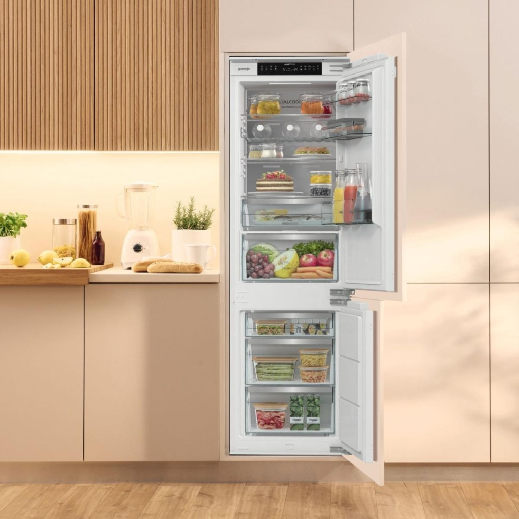 Холодильник Gorenje NRKI517E82WF