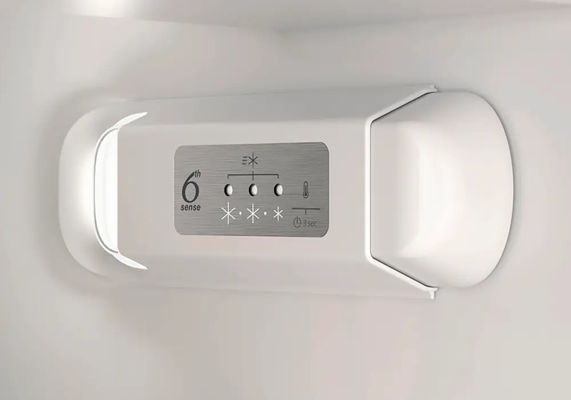 Холодильник Whirlpool WHC18D011C1 SF
