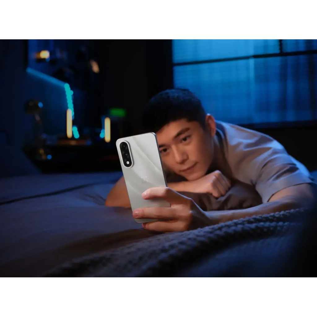 Мобільний телефон OnePlus Nord 5 5G 8/256GB White