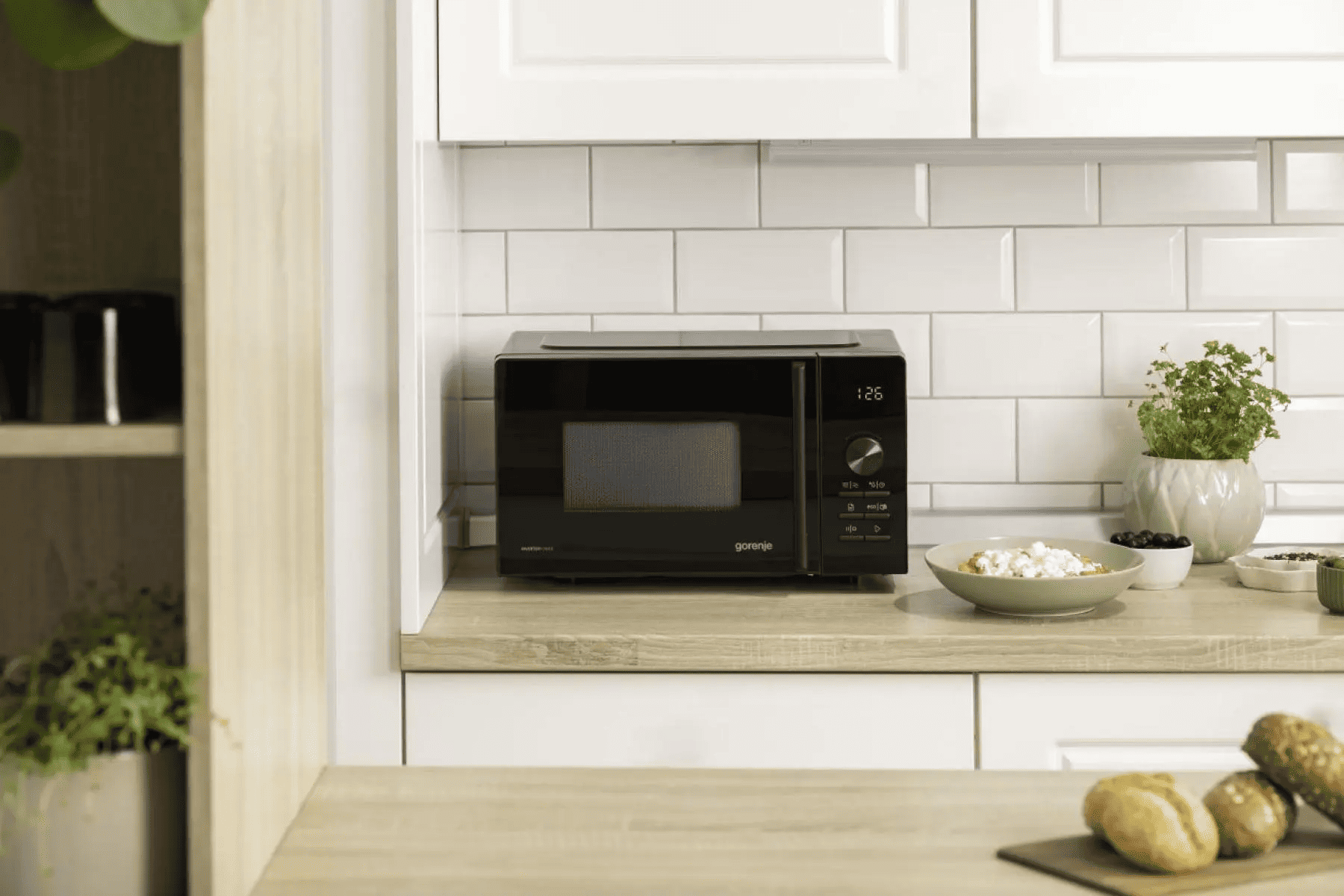 Мікрохвильова піч Gorenje MO20A4B5 (C20UGP75-G8E-B1A)