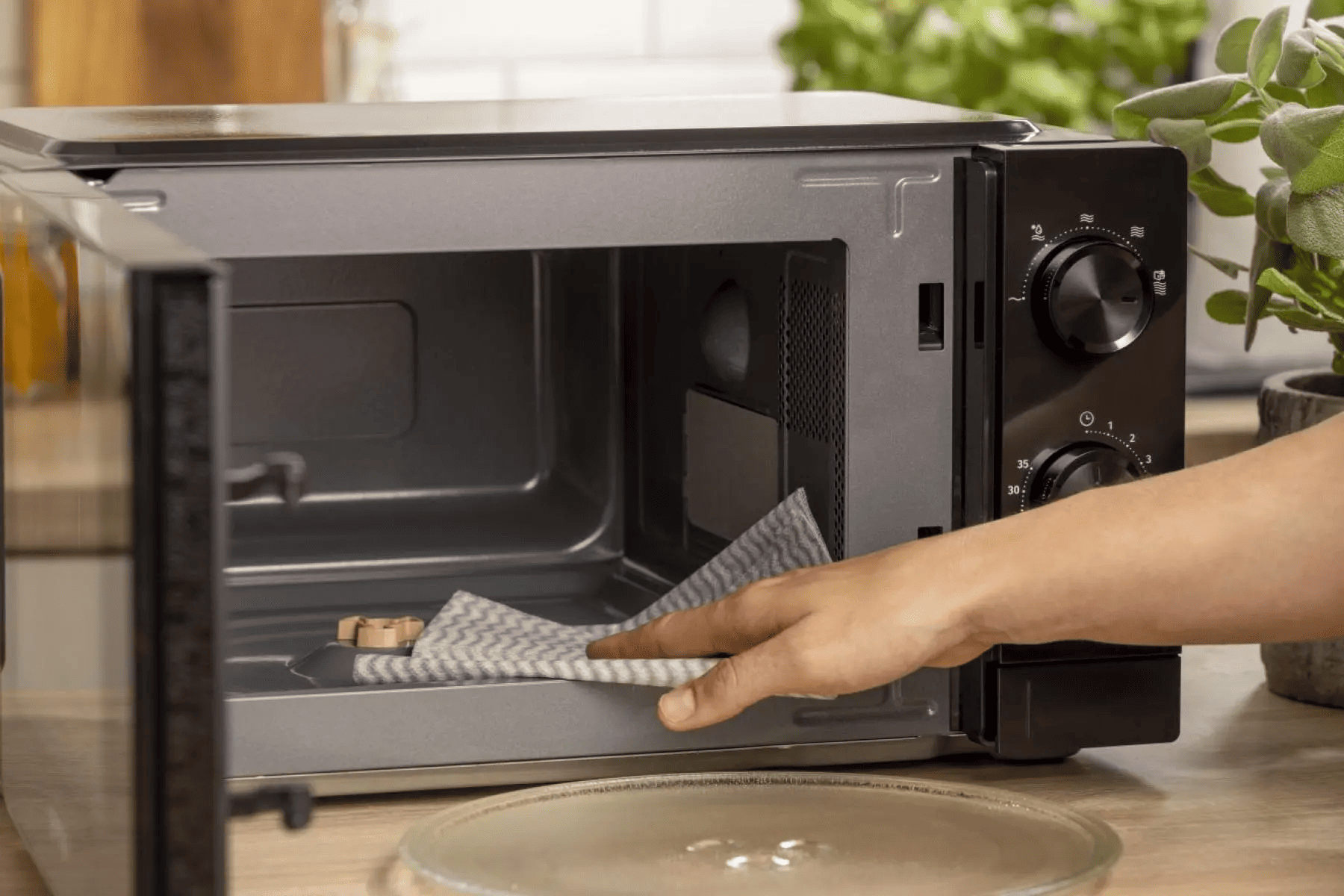 Мікрохвильова піч Gorenje MO20CE1B5 (M20XYZ)