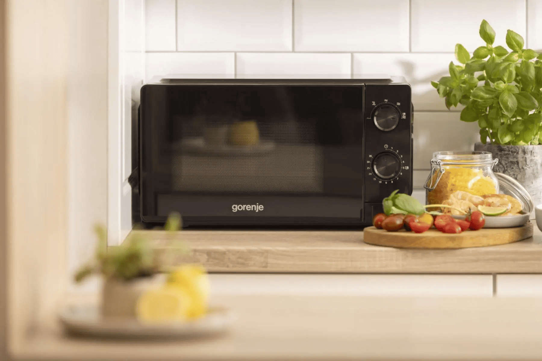 Мікрохвильова піч Gorenje MO20CE1B5 (M20XYZ)